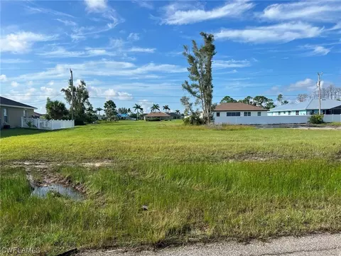 2814 NW 5th Ter, Cape Coral, FL 33993