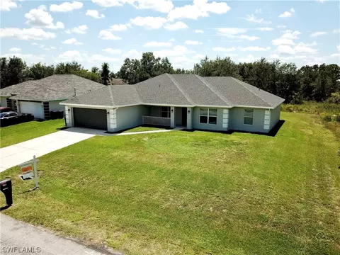 2711 48th St W, Lehigh Acres, FL 33971