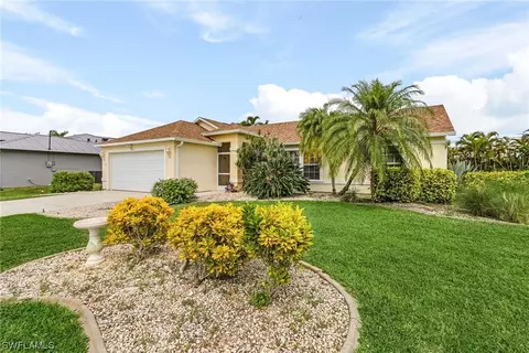 3611 SE Santa Barbara Pl, Cape Coral, FL 33904