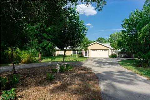 720 14th St SE, Naples, FL 34117