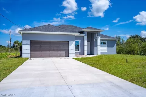 2712 21st St W, Lehigh Acres, FL 33971