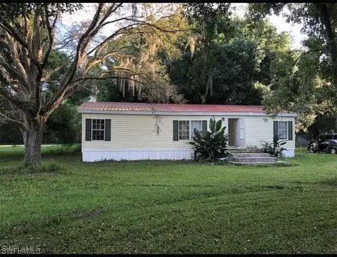 808 Woodland Blvd, Clewiston, FL 33440