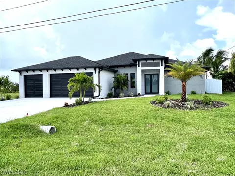 666 NE 5th Pl, Cape Coral, FL 33909