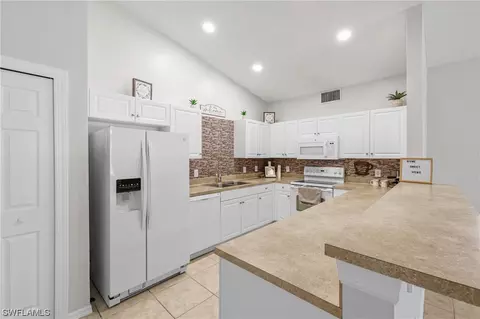 1080 Hancock Creek South Blvd #203, Cape Coral, FL 33909