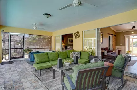 211 SE 12th St, Cape Coral, FL 33990