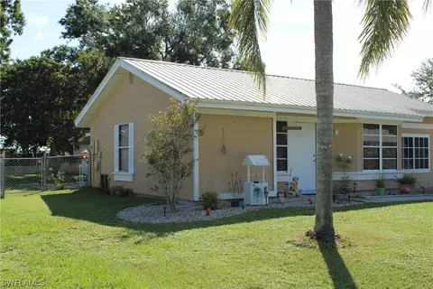2005 Clipper Ter, Labelle, FL 33935 photo 3