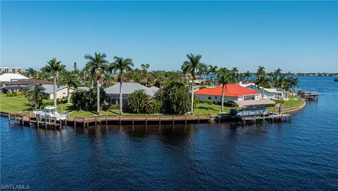 2002 SE 47th St, Cape Coral, FL 33904