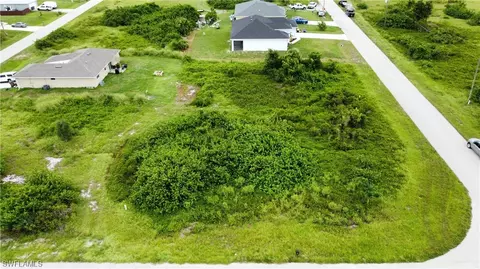 370 Pinehurst Ave, Lehigh Acres, FL 33974