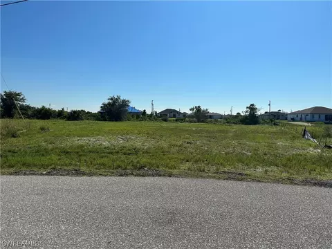 401 NW 19th Pl, Cape Coral, FL 33993