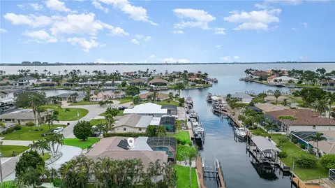 5352 Cobalt Ct, Cape Coral, FL 33904