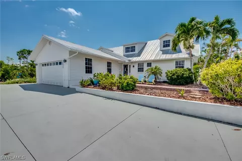 3569 Outrigger Ln, Saint James City, FL 33956