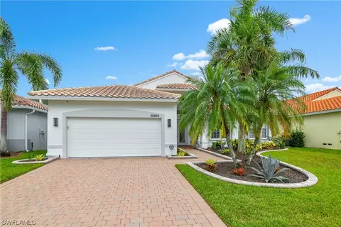 20524 Foxworth Cir, Estero, FL 33928 photo 2