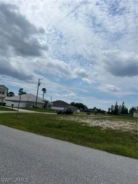 3034 SW 11th Ct, Cape Coral, FL 33914