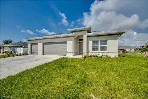 471 NE 3rd Ct, Cape Coral, FL 33909