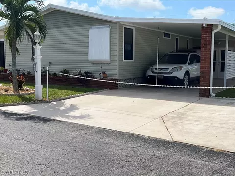 9100 Flamingo Cir, North Fort Myers, FL 33903
