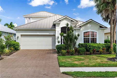 2482 Blackburn Cir, Cape Coral, FL 33991