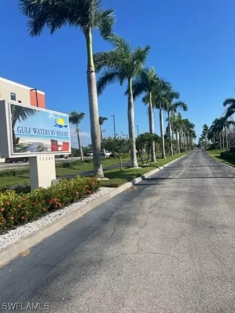 519 Shipwreck Ln, Fort Myers Beach, FL 33931