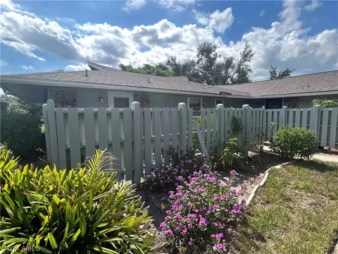4307 Island Cir #5, Fort Myers, FL 33919
