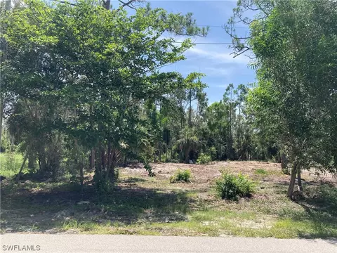 8372 Barbie Ln, North Fort Myers, FL 33917
