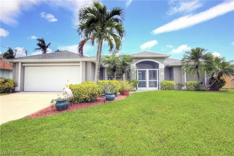 2865 SW 25th Pl, Cape Coral, FL 33914