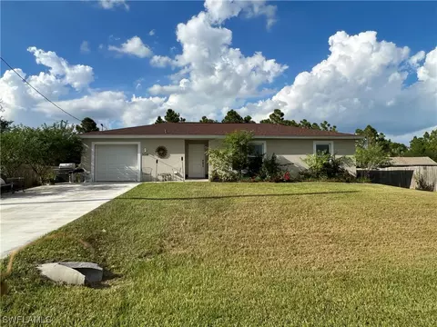5018 Dolphin Cir, Labelle, FL 33935
