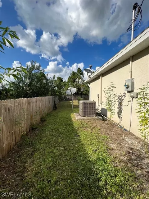 5018 Dolphin Cir, Labelle, FL 33935 photo 2