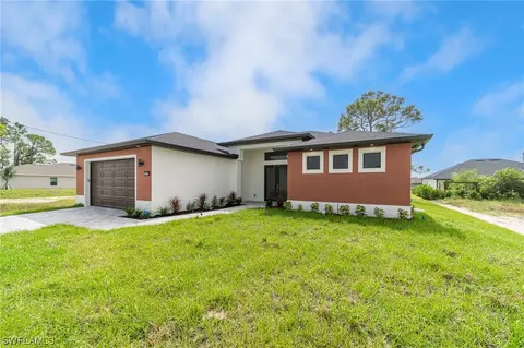 2212 NE 34th Ln, Cape Coral, FL 33909