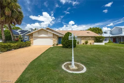 8410 Aqua Cove Ln, North Fort Myers, FL 33903