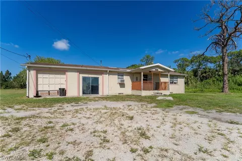 7870 Breeze Dr, North Fort Myers, FL 33917