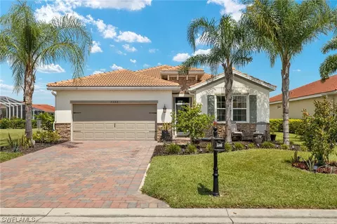3300 Apple Blossom Dr, Alva, FL 33920