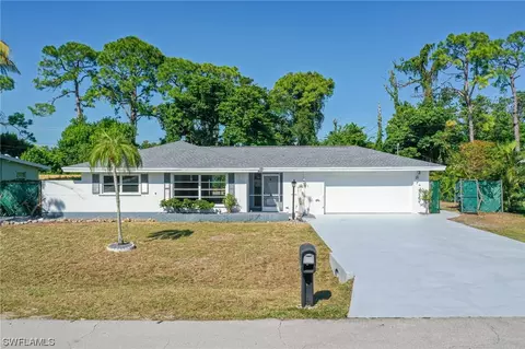 8631 Exeter St, Fort Myers, FL 33907