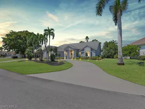28456 Verde Ln, Bonita Springs, FL 34135