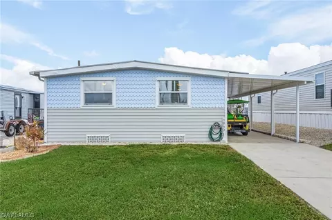 3860 Phoenix Dr, Saint James City, FL 33956