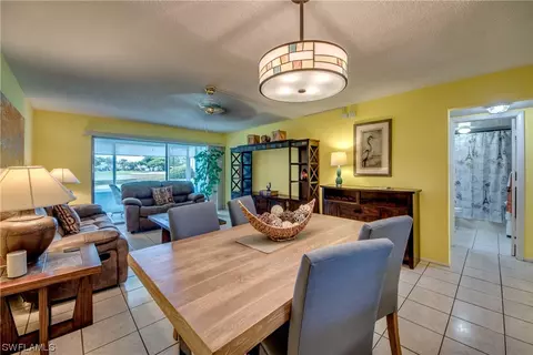 6102 Augusta Dr #106, Fort Myers, FL 33907