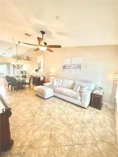 4910 Cougar Ct N #1-204, Naples, FL 34109