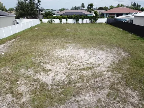 211 NW 13th Ter, Cape Coral, FL 33993
