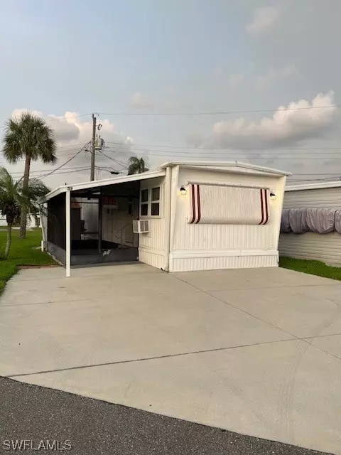 5558 Palm Beach Blvd #37, Fort Myers, FL 33905