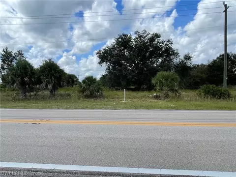 5905 Sunshine Blvd N, Lehigh Acres, FL 33971