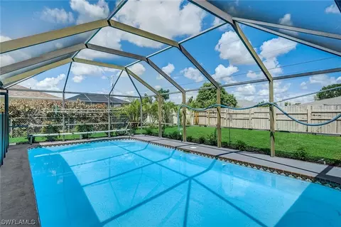 911 SE 19th Ter, Cape Coral, FL 33990