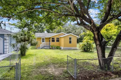 2668 Larmie St, Fort Myers, FL 33916