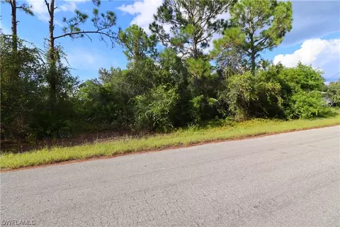 4227 E 24th St, Alva, FL 33920 photo 4