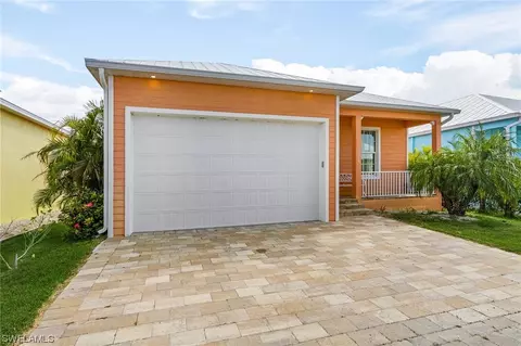 3074 Trawler Ln, Saint James City, FL 33956