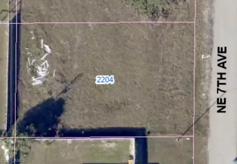 2204 NE 7th Ave, Cape Coral, FL 33909