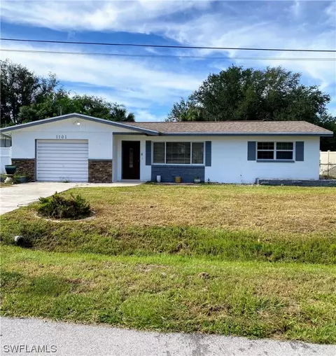 1101 Brynmar Dr, Cape Coral, FL 33909