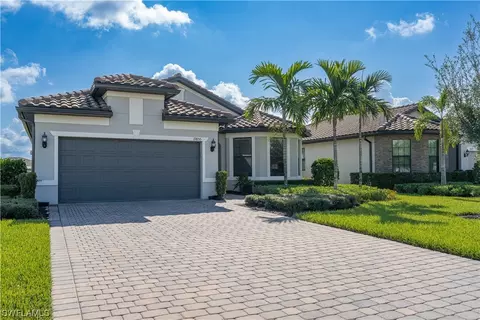 19855 Beechcrest Pl, Estero, FL 33928