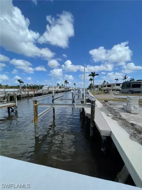 20 Doubloon Way, Fort Myers Beach, FL 33931