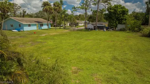 1717 Ixora Dr, North Fort Myers, FL 33917