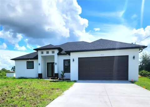 3913 25 St SW, Lehigh Acres, FL 33976