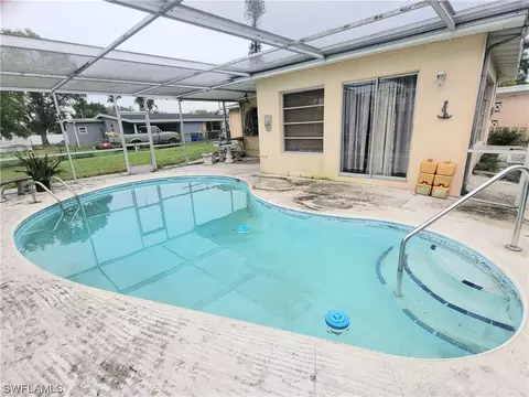 4061 Mandarin Ct, Fort Myers, FL 33916
