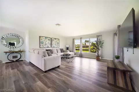 5138 Santa Rosa Ct, Cape Coral, FL 33904